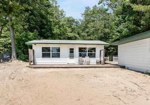 Mears House | Dunes Edge- Private Silver Lake Home