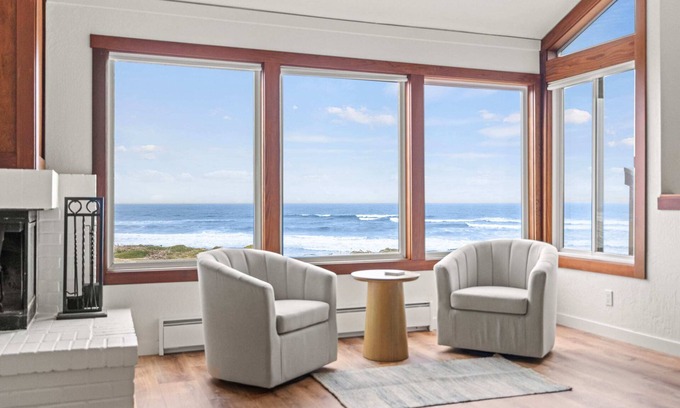 Castroville House | Dunes Sea Haven: Ocean Front 3br 3ba