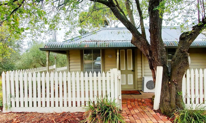 Dunkeld House | Dunkeld Secret Garden & Grampians Peaks Trail End