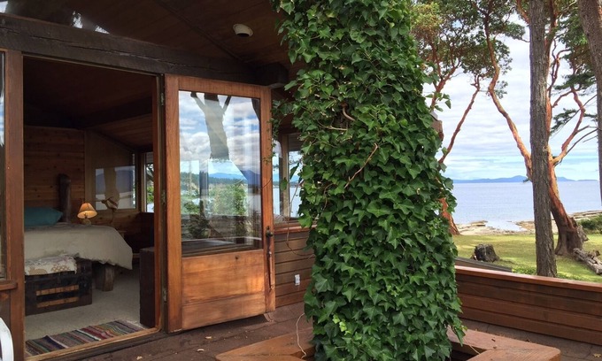 Hornby Island House | Dunlop Point: Hornby Island's most stunning home, location and experience.