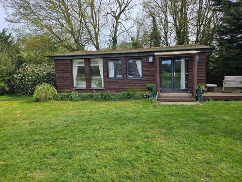 Dunmow House | Dunmow 1-Bed Cabin Sleeps 4 10 mins to Stansted