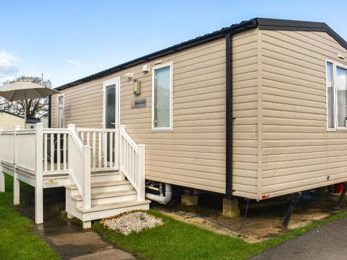 Sandown House | Dunroamin