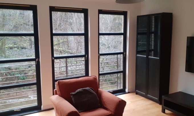 Clydebank Apartment | Duntocher Village Flat