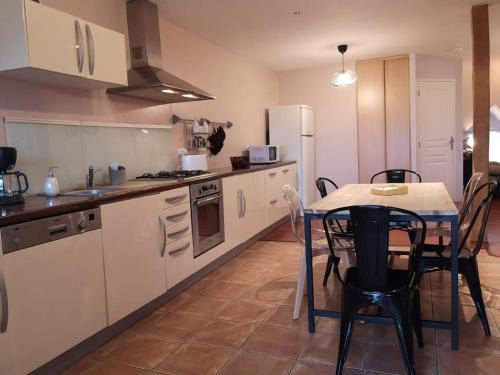 La Fresnais Apartment | Duplex à 2km de la Baie de Cancale-Mt St Michel