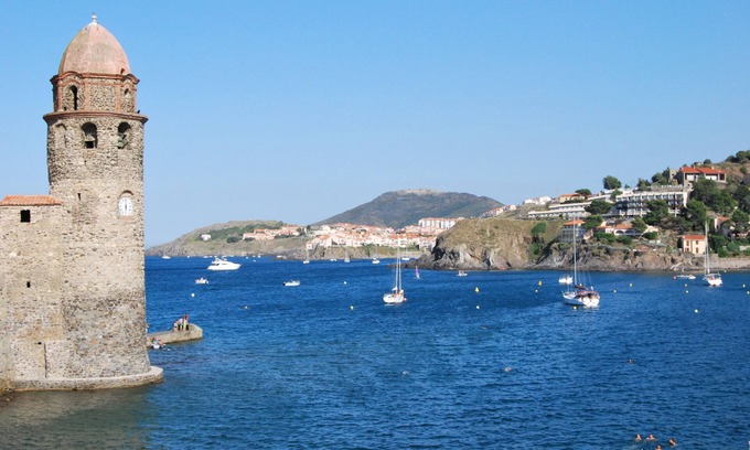 Collioure Apartment | Duplex, 6 people, balconies on the bay of Collioure and terrace, unique view