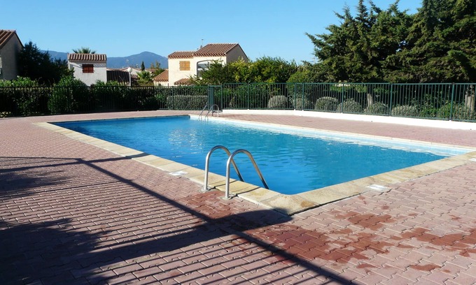 Saint-Cyprien Plage Villa | Duplex Air-conditioned 3*, 6 pers, Swimming pool, Sea 400m, Bicycles, WiFi, Garden, Terrace.