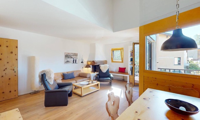 Pontresina Apartment | Duplex apartment located above the village of Pontresina with dream view.