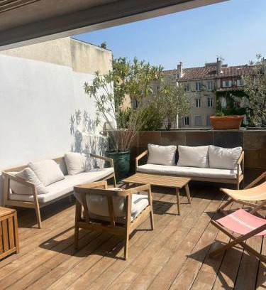 Palais de justice Apartment | Duplex avec grande terrasse vieux port parking gratuit