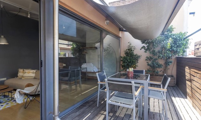 Sant Gervasi – la Bonanova Apartment | Duplex Bonanova 3 rooms 8 pax with Terrace- Free Wifi