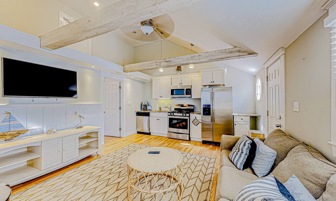 West Yarmouth House | Duplex bungalows with fast WiFi, enclosed yard, & walkable locale, dog-friendly