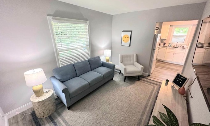 St. Charles Apartment | Duplex Hideaway in Saint Charles MO