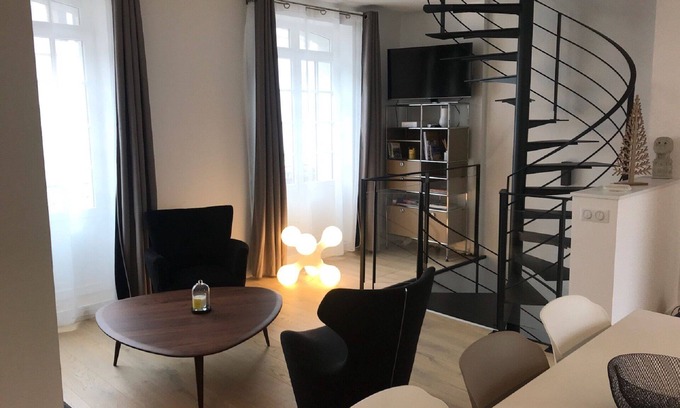 Le Touquet-Paris-Plage Apartment | DUPLEX IN BEAUTIFUL TOUQUETTOISE, PROX. SHOPS & ST. JEAN STREET, 150M SEA FRONT