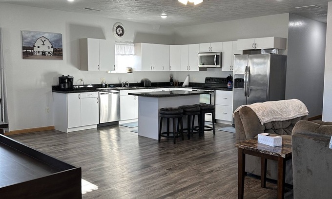 Stanton Apartment | Duplex in Downtown Stanton