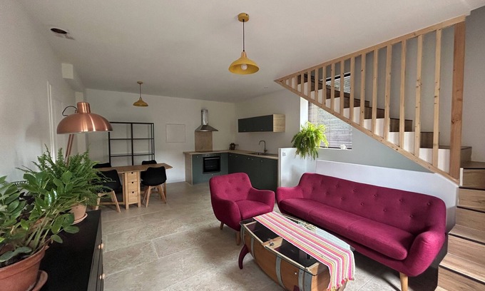 Peypin-d'Aigues Apartment | Duplex in old barn