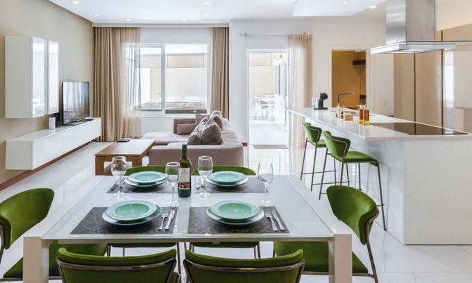 Sliema Condo | Duplex Maisonette Sliema with Jacuzzi by ArcoBnb