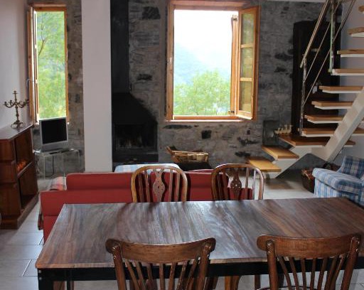 Sant Corneli Apartment | Duplex para 4 en Cercs, Berga- A 30 mins del Pedraforca