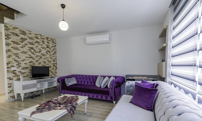 Altnkum Mahallesi Apartment | Duplex with Balcony 5 min to Konyaalti Beach