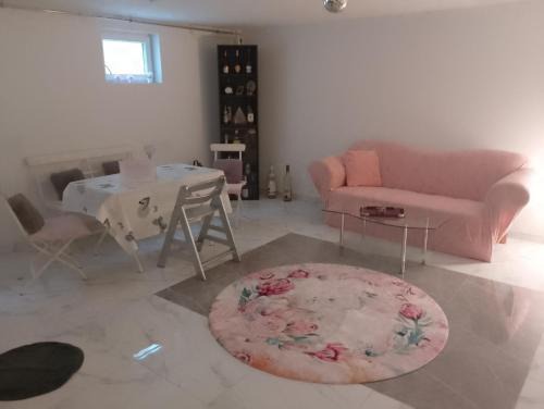 Deining House | Durchreisestop mit Kinder am außergewöhnlichen Spitzboden mit Autobetten und Bad ,Küche im Souterain