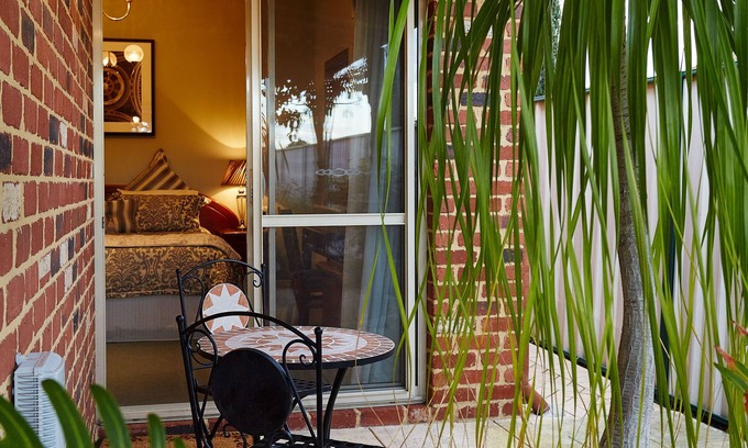 Victoria Park Bed & Breakfast | Durham Lodge