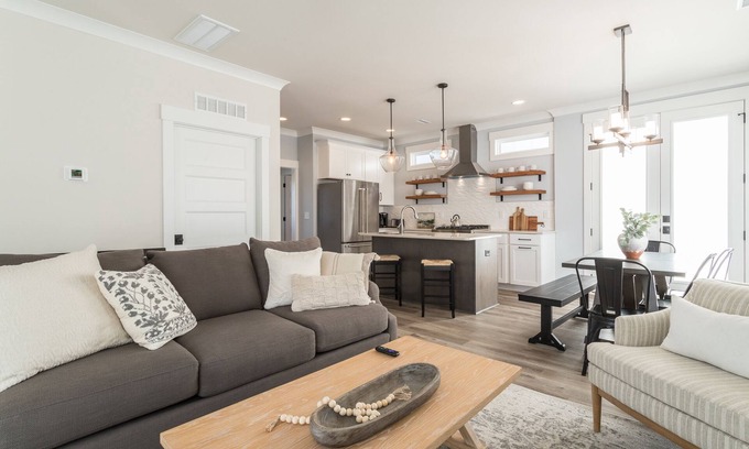 Durham House | Durham's Modern FarmHome! Minutes from Downtown and a mile from Duke University!