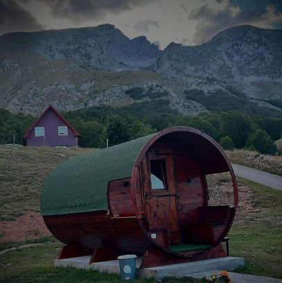 Virak Ski Chalet | Durmitor Barrels