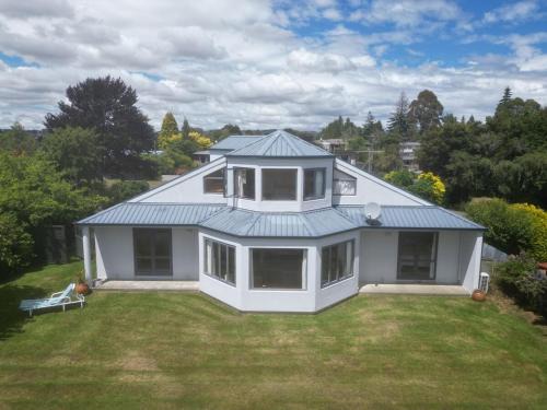 Te Anau House | Dusky Delight