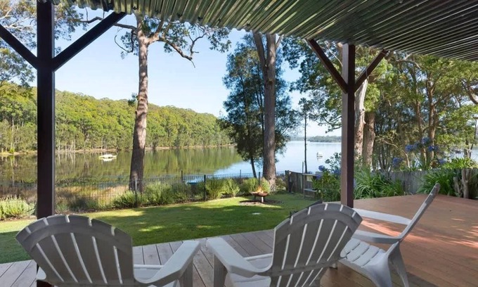 Burrill Lake House | Dusky Summary: Waterf