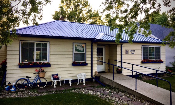 Edgerton House | Dutch Inn Guest House near Pipestone National Monument & Blue Mounds State Park