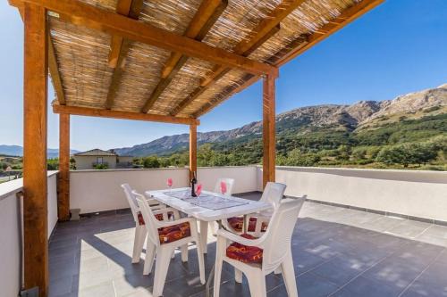 Draga Bascanska Apartment | Dvosobni apartman u kući s bazenom, 1 kat