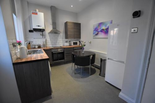 Sunderland House | Dwell Living Central 5 Bd, Sleeps 10