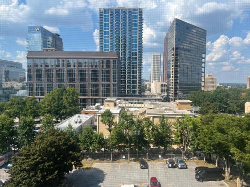 Downtown Atlanta House | Dwntwn Condo Walk To Americmartaquarium, Sleep 3