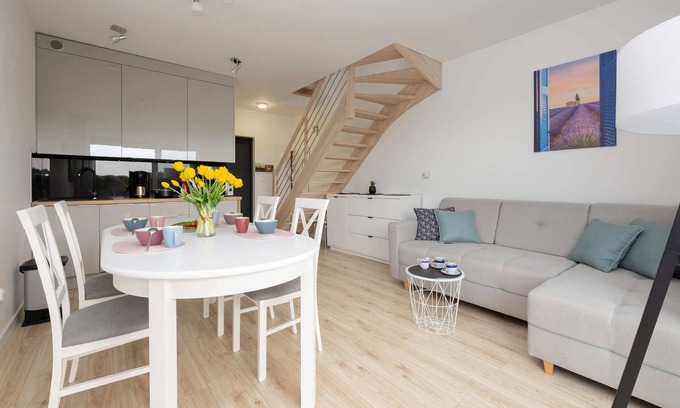 Trzesacz Apartment | Dwupoziomowy Apartament z Parkingiem - Taras i Balkon - 3 Sypialnie by Noclegi R
