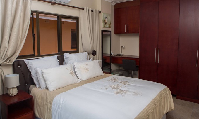 Durban North House | Dyna Guest House: room 1