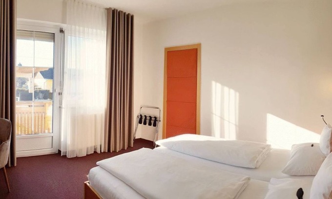 Bad Waltersdorf House | DZ Sonnenseite mit Balkon 2 Nächte Halbpension - Hotel-restaurant Teuschler-mogg