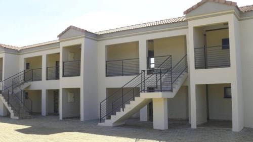 Thohoyandou Bed & Breakfast | DZUVHA VILLAGE INN