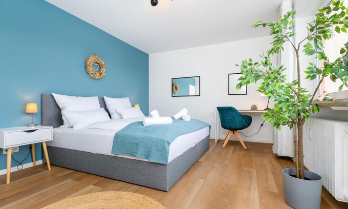 Haunstetten-Sud Apartment | E&K living - design apartment - SKY-TV - kitchen - free parking