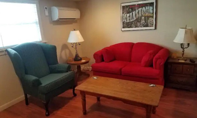 Maxwell Apartment | E Nashville*1/2 Block to 5Points*Eat/Drink*1BR/1BA