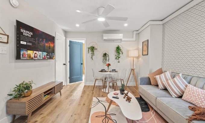 Passyunk Square Apartment | E Passyunk Ave 1 BR Gem - Prime Location!