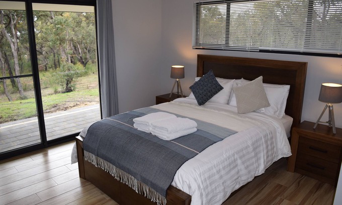 Naturaliste Bed & Breakfast | Eagle Bay House - Summer Room