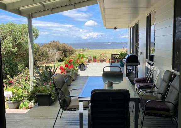 Eagle Point Apartment | Eagle Bay Views