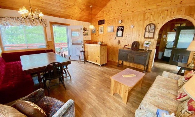 Douro-Dummer Cottage | Eagle Mt. Island Paradise on Stoney Lake