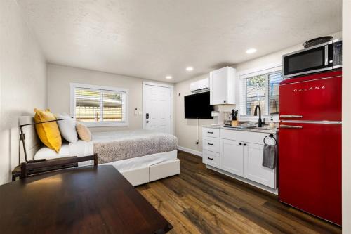 Eagle Apartment | Eagle Nest Retreat - Modern Studio in Eagle