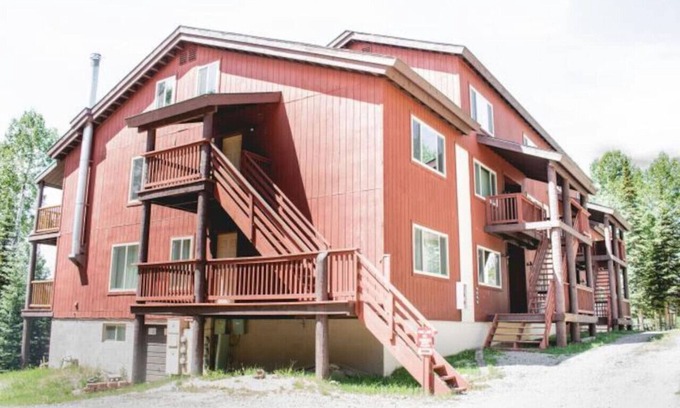 Beaver House | Eagle Point Ski Resort Snowflake 17
