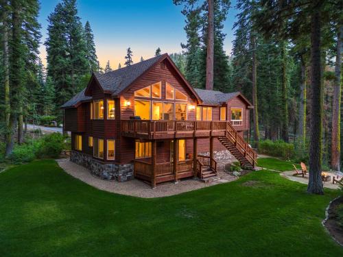 Tahoe Pines House | Eagle Rock By Tahoe Getaways - 4BR West Shore w Hot Tub & Close to Hiking!