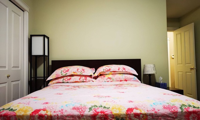 Saanich House | Eagle's House, Room #1