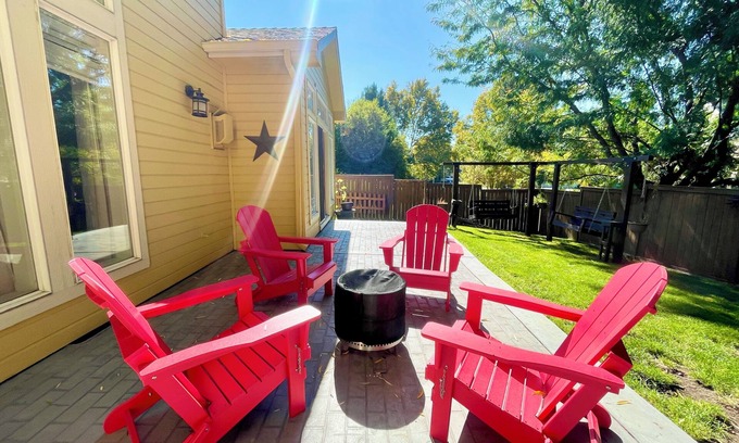 Eagle House | Eagle's Landing: Spacious 5BR Home w/Office, Dog Door & Nearby Family Park!