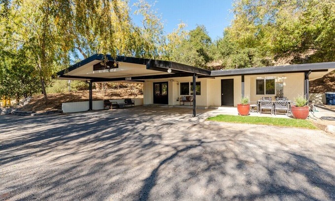 La Canada Flintridge House | Eagle's Nest