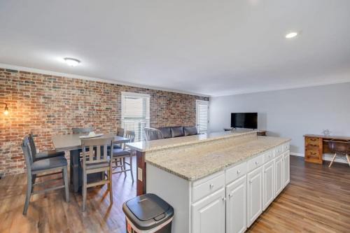 Statesboro Apartment | Eagle's Nest - Spacious Loft Downtown - Near GSU