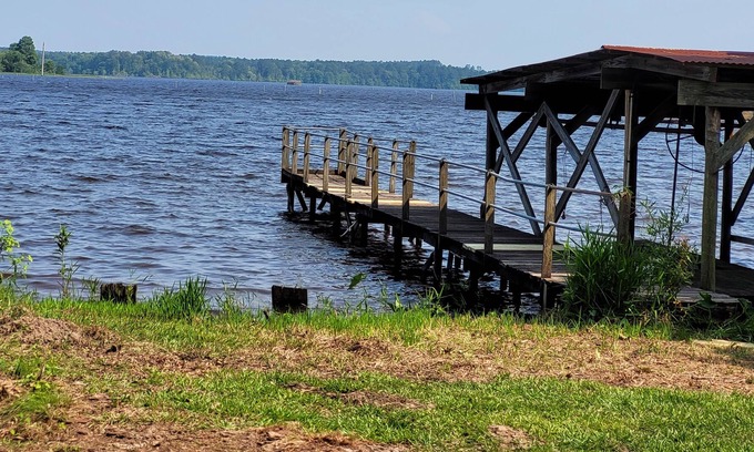 Taylor House | Eagle View Lake House