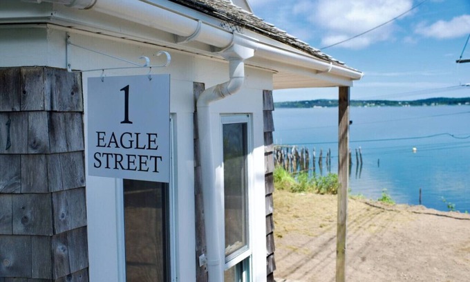 Eastport Cottage | Eagles Bluff Cottage